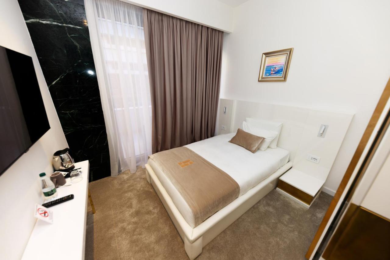 Habitat Hotel