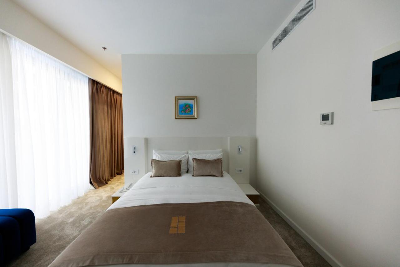 Habitat 4*